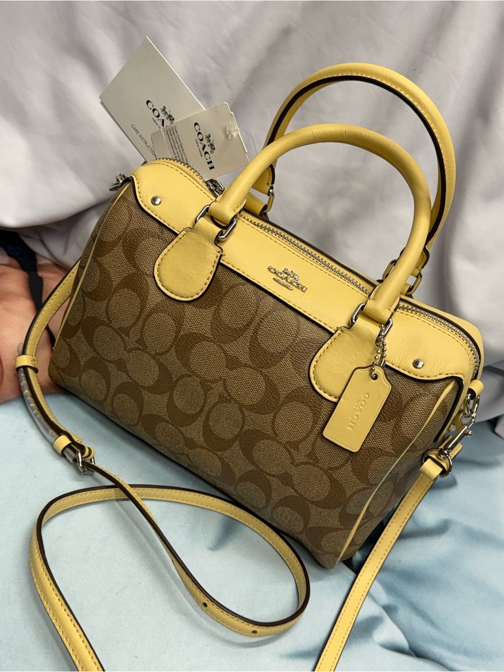 (new+tag) Coach mini Bennet signature khaki vanilla satchel crossbody leather